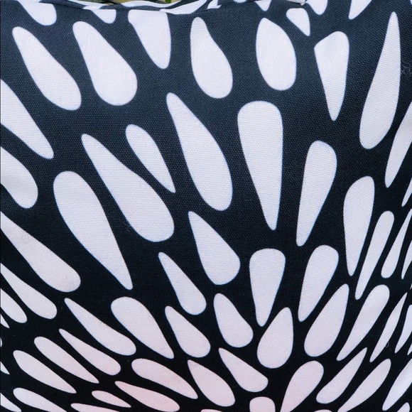 Outdoor & Indoor ‘Raindrops’ Pillow. Pre-stuffed. - Picture 5 of 8